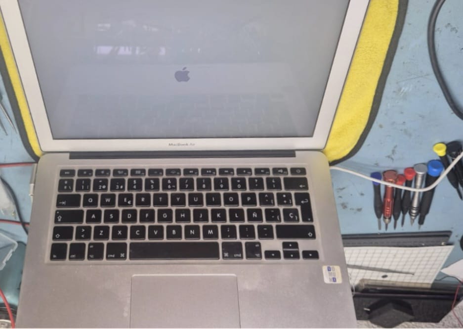 MACBOOK, CAMBIO DE PANTALLA